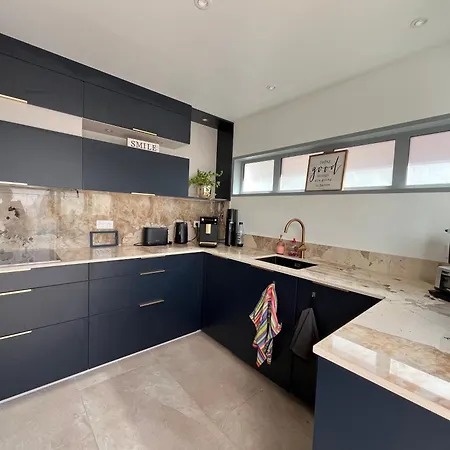 Maison Renovee Avec Patio A Pied *